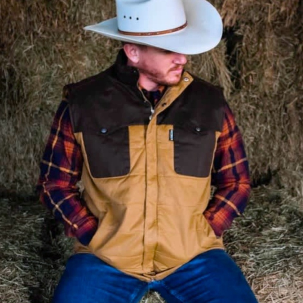 OUTBACK TRADING® MENS WALKER VEST